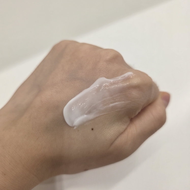 배쓰프로젝트 (BATHPROJECT) 퍼퓸 핸드 크림 [포레스트블루] review image