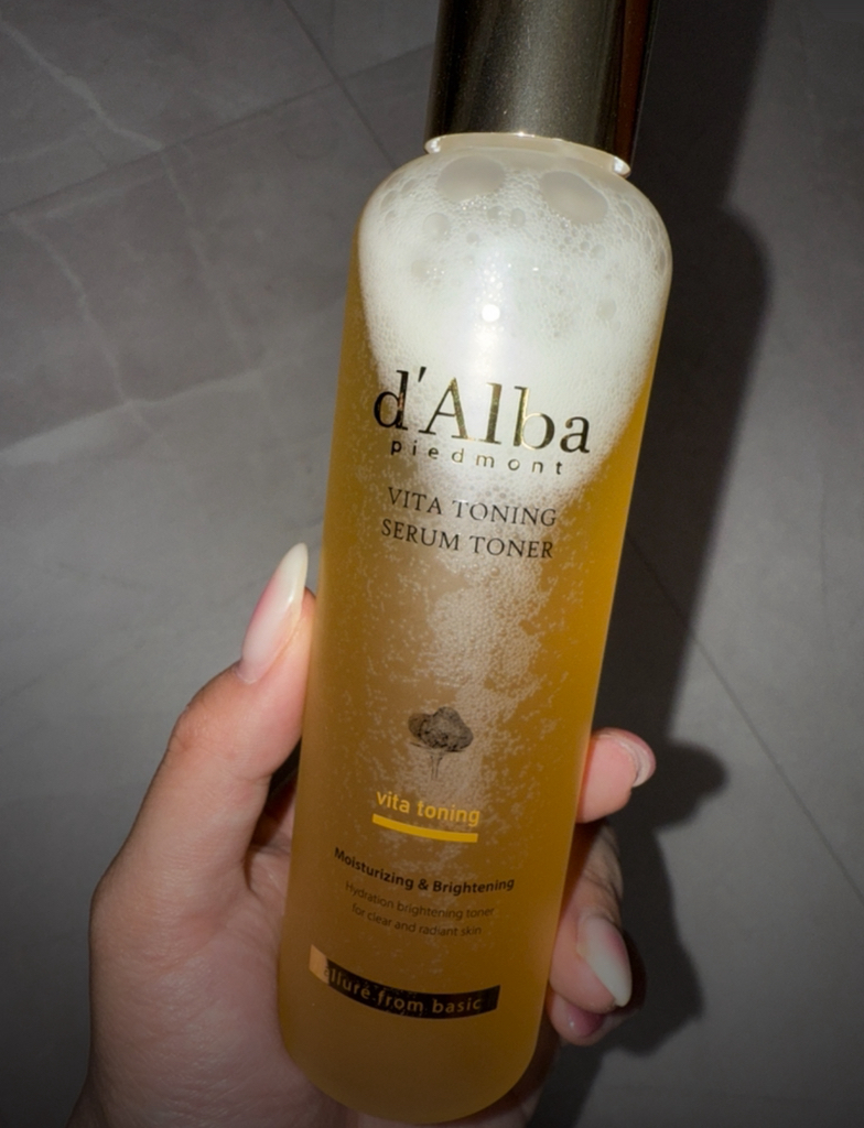 달바 (d'Alba) 비타 토닝 세럼 토너 review image