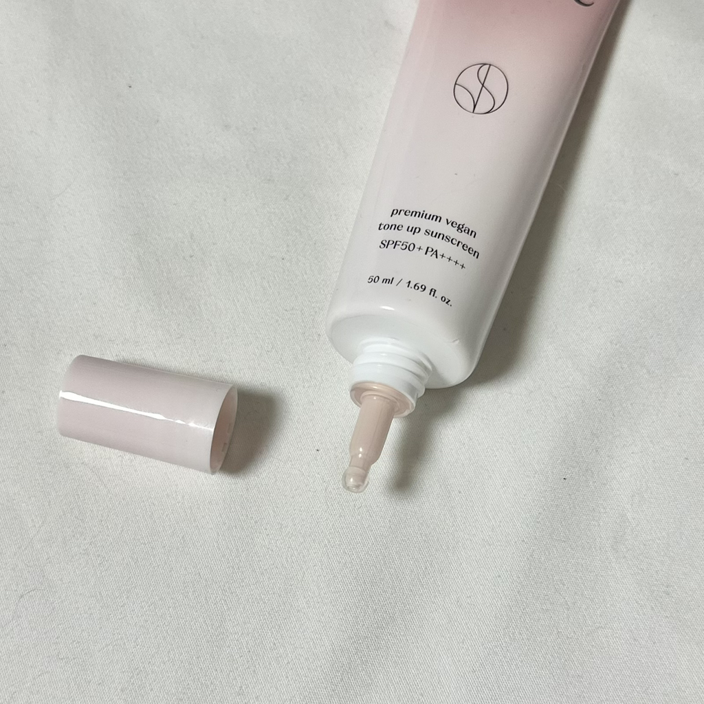 딘시 (dinsee) 프리미엄 비건 톤 업 선크림 [SPF50+/PA++++] review image