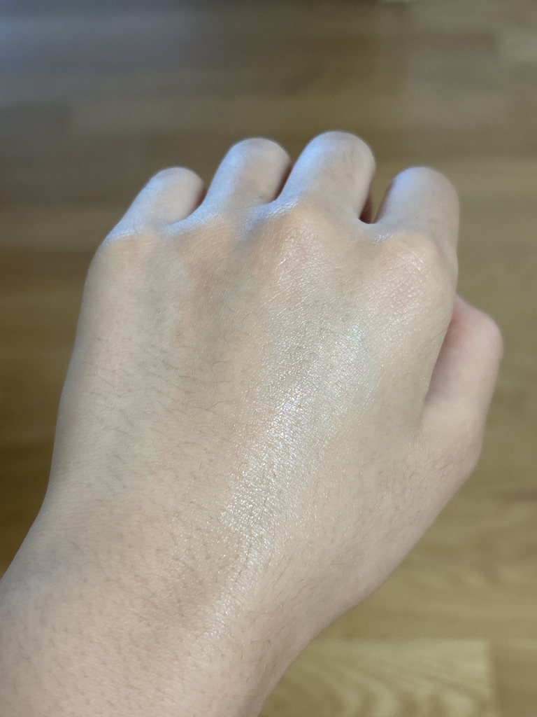 绿茶玻尿酸舒缓保湿防晒精华液 [SPF50+/PA++++]的真实用户使用照片