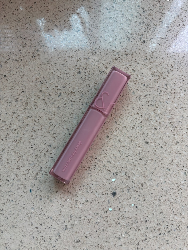 杜威水润唇彩 [13 奶油粉]的真实用户使用照片