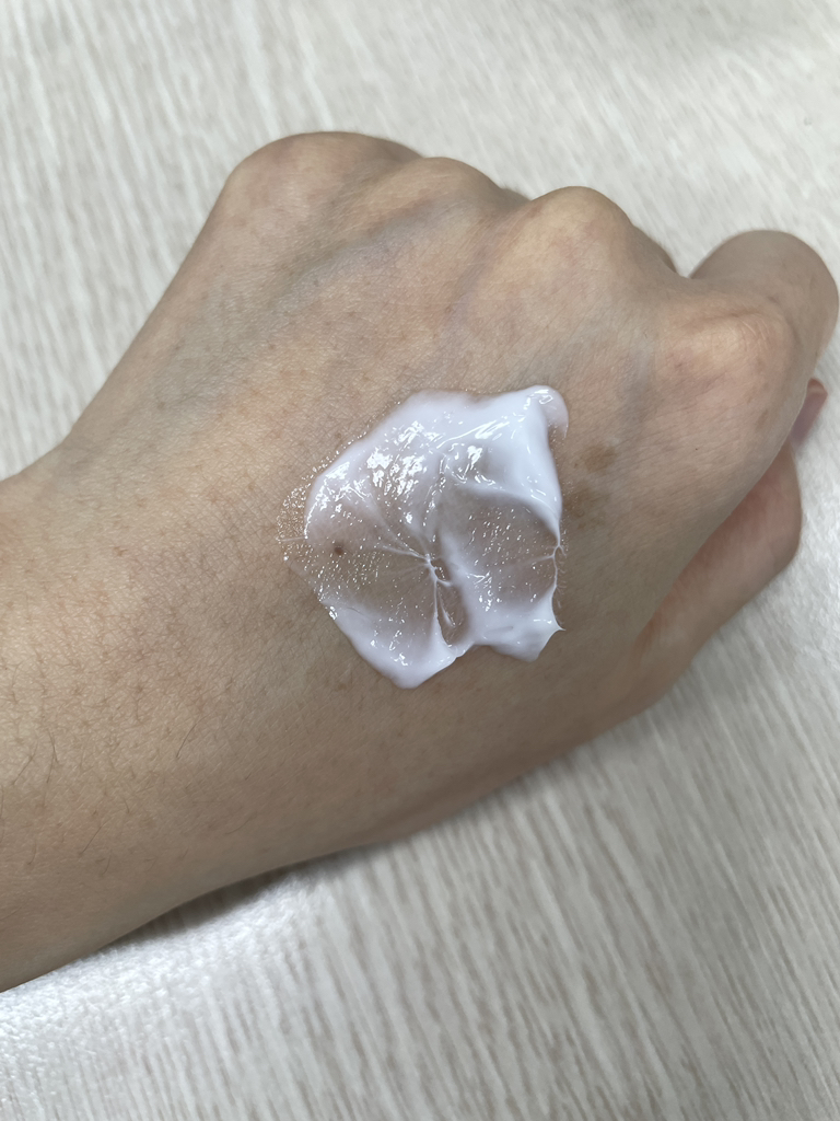 일리윤 (ILLIYOON) 세라마이드 무향 비건 핸드크림 review image