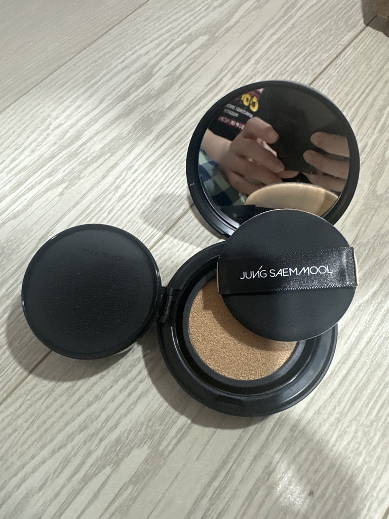 정샘물뷰티 (JUNGSAEMMOOL) 에센셜 스킨 누더 쿠션 [SPF50+/PA+++] [엔라이트] review image