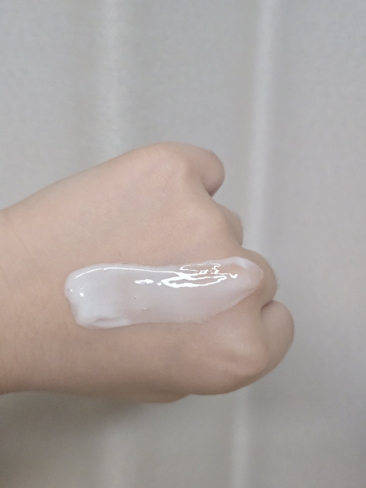 红色痘痕保湿洁面乳的真实用户使用照片