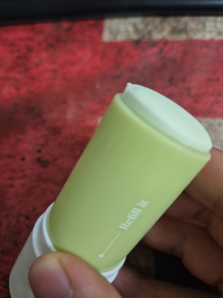 清爽的马蹄莲清凉防晒棒 [SPF50+/PA++++]的真实用户使用照片