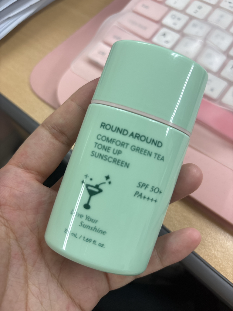 라운드어라운드 (ROUNDAROUND) 컴포트 그린티 톤업 선크림 [SPF50+/PA++++] review image