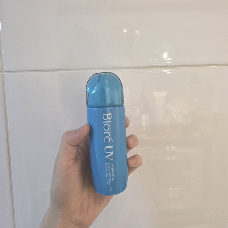 비오레 (Biore) (해외) UV 아쿠아 리치 자외선차단 미스트 워터프루프 [SPF50/PA++++] review image