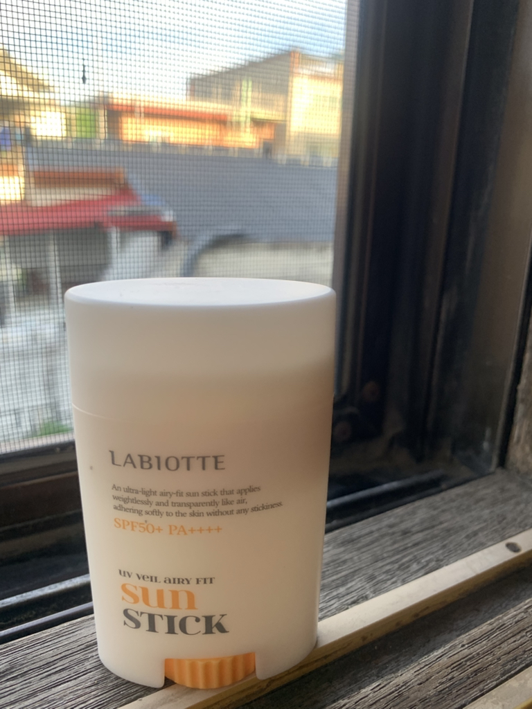라비오뜨 (LABIOTTE) 유브이 베일 에어리 핏 선스틱 [SPF50+/PA++++] review image
