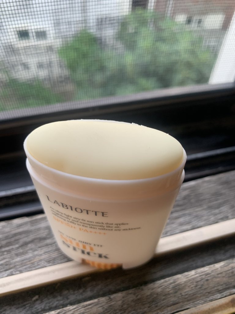 라비오뜨 (LABIOTTE) 유브이 베일 에어리 핏 선스틱 [SPF50+/PA++++] review image