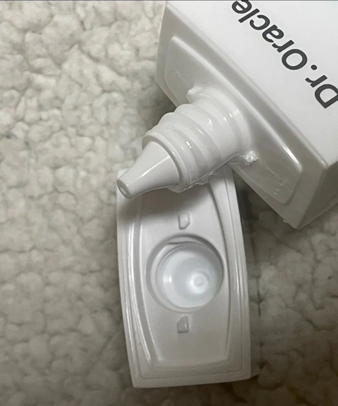 닥터오라클 (Dr.Oracle) 센텔라바이옴 수딩 선 세럼 [SPF50+/PA++++] review image