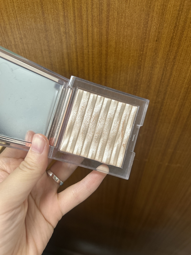 棱镜高光 [001 金色光泽]的真实用户使用照片