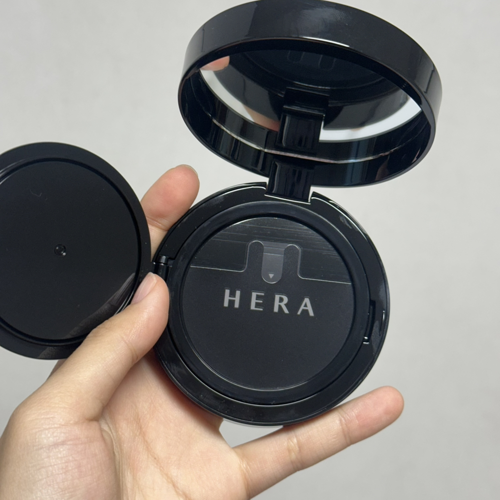 헤라 (HERA) 블랙 쿠션 파운데이션 [SPF34/PA++] [00P1] review image
