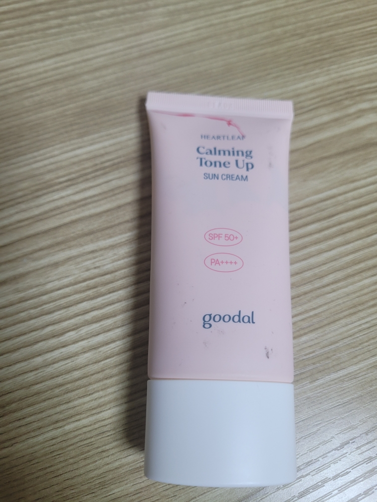 清爽的马蹄莲保湿防晒乳霜 [SPF50+/PA++++]的真实用户使用照片