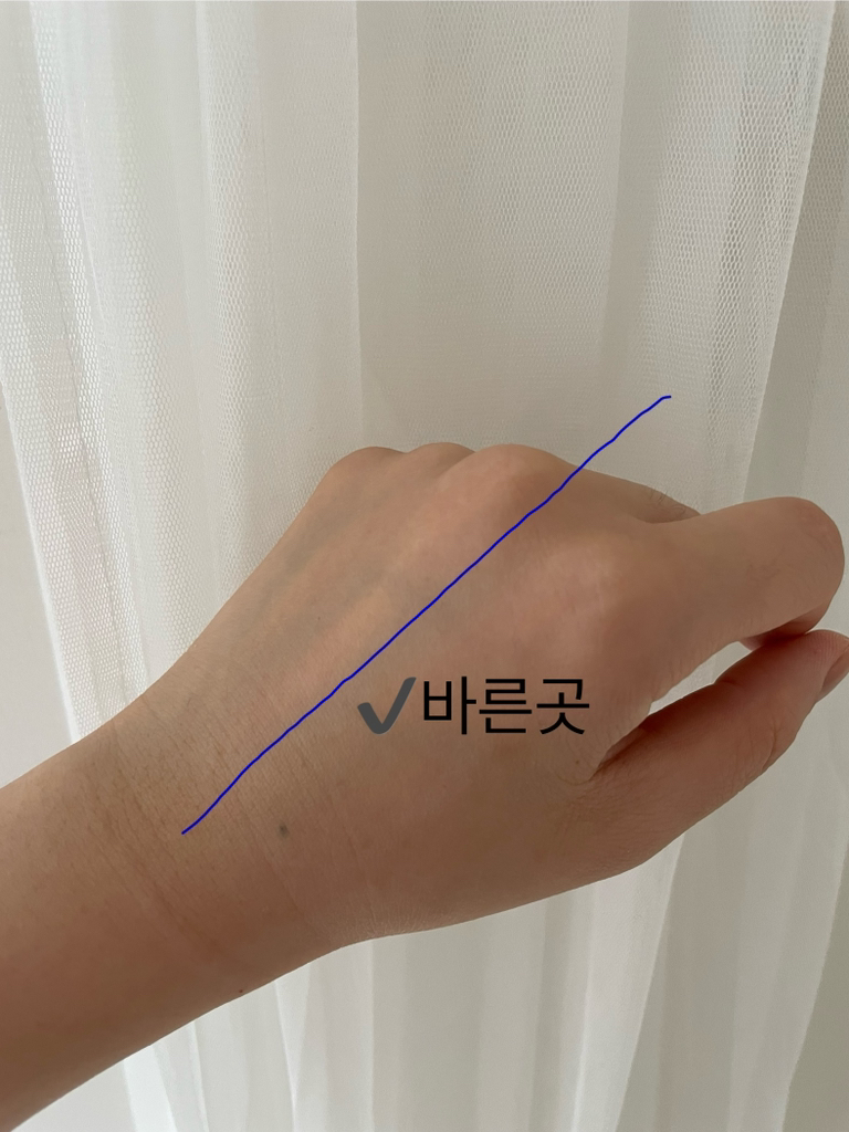아워글래스 (HOURGLASS) 배니쉬 에어브러쉬 프레스드 파우더 [트랜스루센트] review image