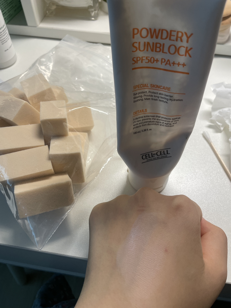 셀바이셀 (CELLBYCELL) 파우더리 썬 블록 [SPF50+/PA+++] review image