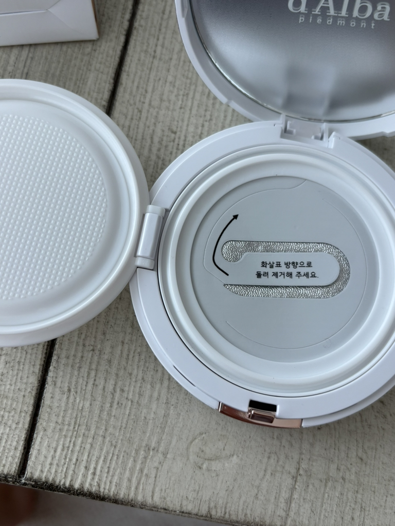달바 (d'Alba) 워터풀 톤업 선쿠션 [SPF50+/PA++++] review image