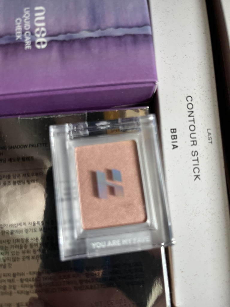 HOLIKAHOLIKA 我的最爱和平眼影 [22 贝贝] common.review image