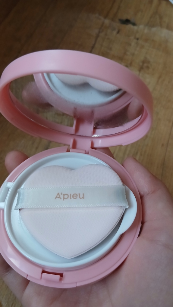 어퓨 (A'pieu) 퓨어블록 톤업 선쿠션 [SPF50+/PA++++] review image