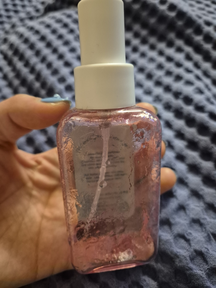laundryou 清洁面部固体喷雾镇静 common.review image