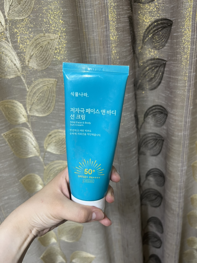 温和面部和身体防晒霜 [SPF50+/PA++++]的真实用户使用照片