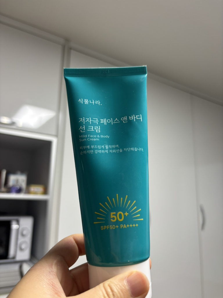 温和面部和身体防晒霜 [SPF50+/PA++++]的真实用户使用照片
