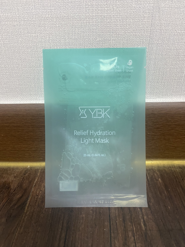 舒缓保湿轻质面膜的真实用户使用照片