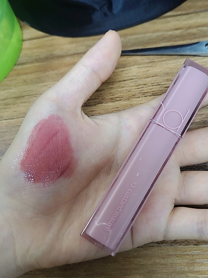 杜威水润唇彩 [13 奶油粉]的真实用户使用照片