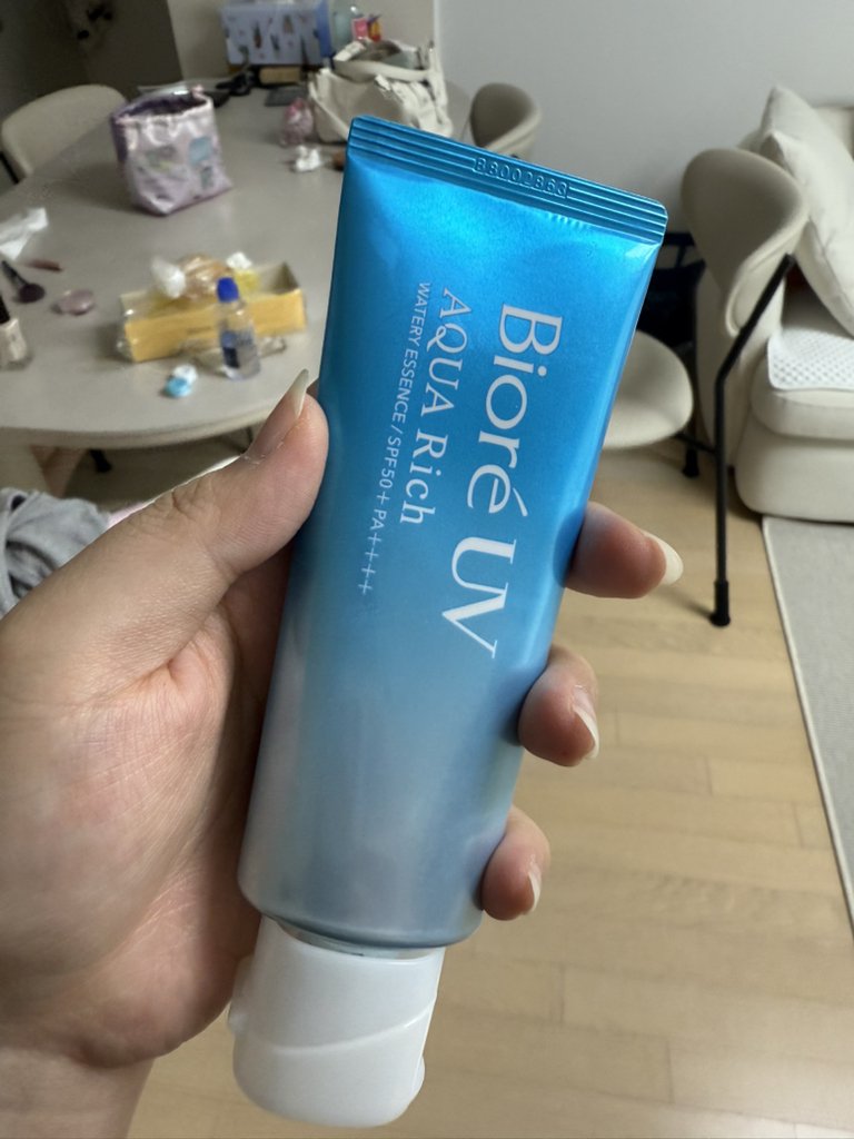 (海外）UV Aquarich Watery Essence [SPF50+/PA++++]的真实用户使用照片