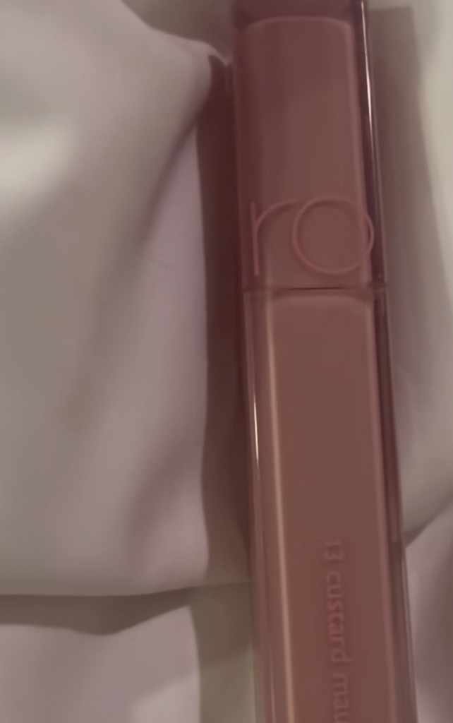 杜威水润唇彩 [13 奶油粉]的真实用户使用照片