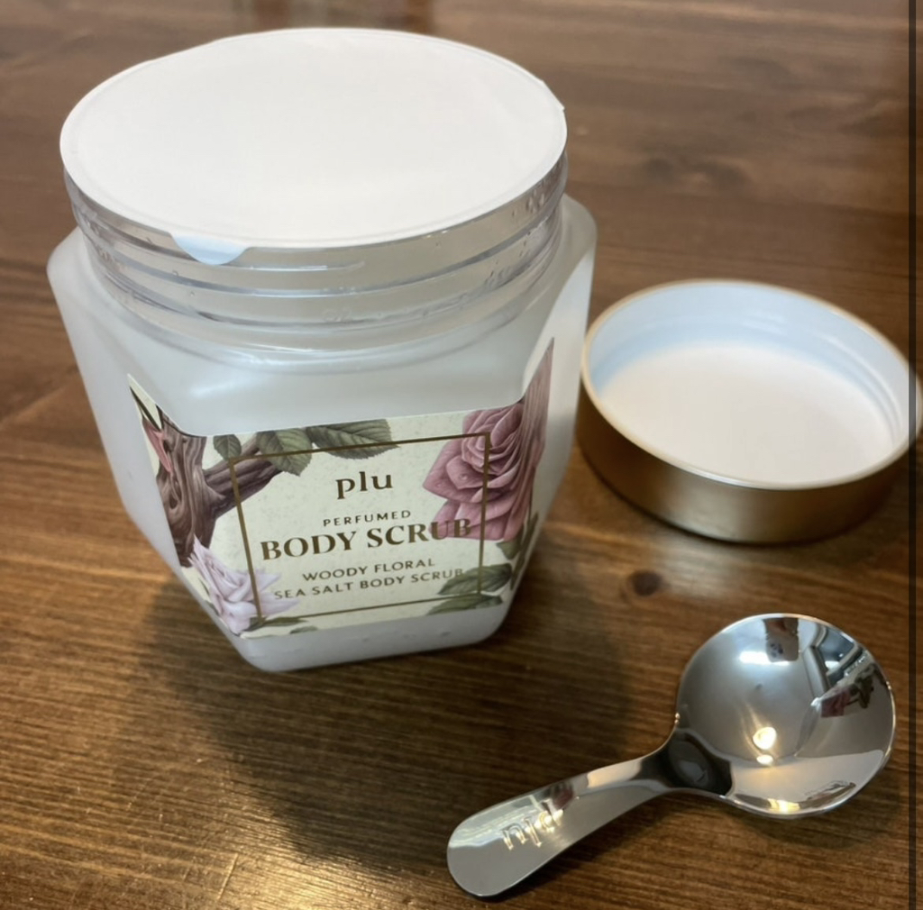 Plu 香氛海盐身体磨砂膏[木质花香] common.review image