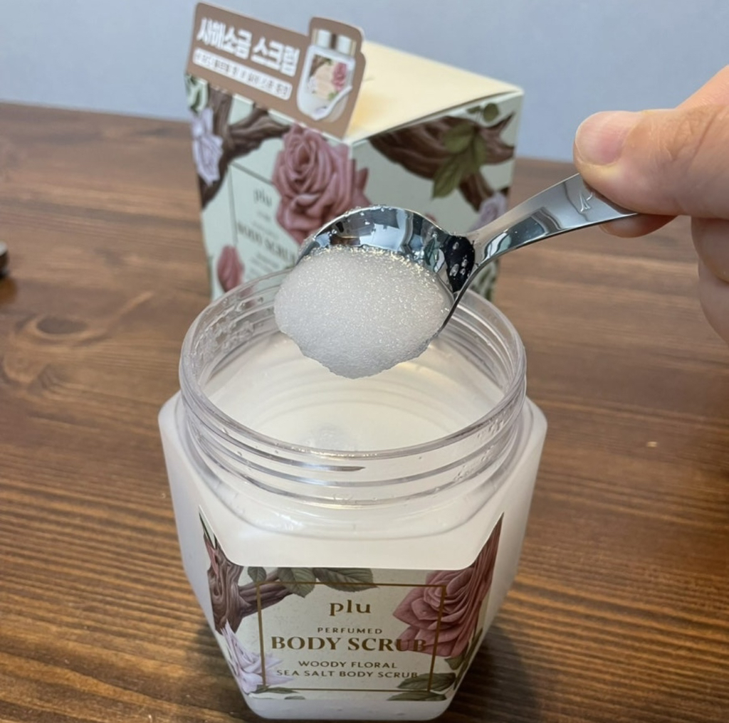Plu 香氛海盐身体磨砂膏[木质花香] common.review image