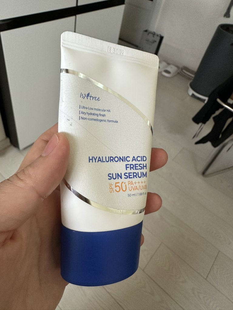 透明质酸清新防晒精华液 [SPF50+/PA++++]的真实用户使用照片