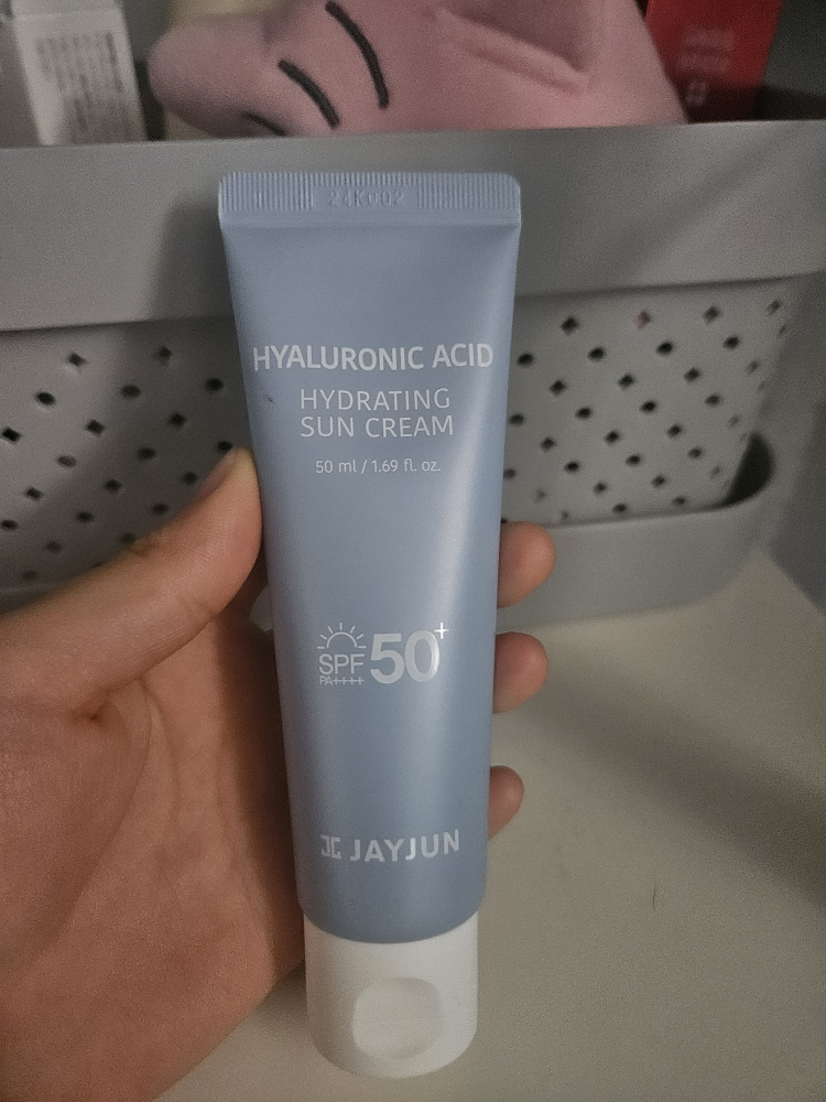 제이준 (JAYJUN) 히알루론산 하이드레이팅 선크림 [SPF50+/PA++++] review image
