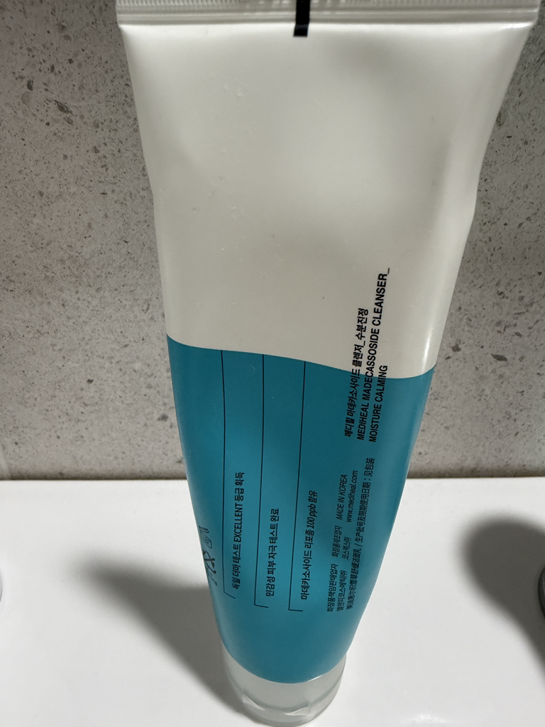 메디힐 (MEDIHEAL) 마데카소사이드 클렌저 [수분진정] review image