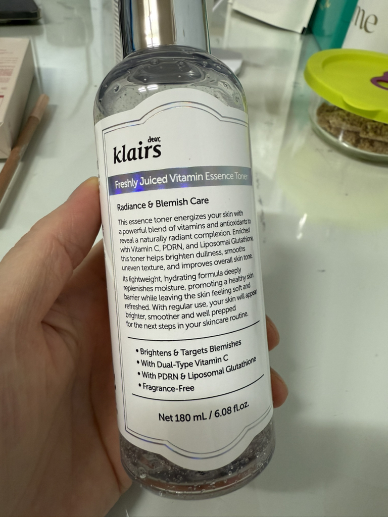 디어클레어스 (dearKlairs) 프레쉴리 쥬스드 비타민 잡티 토너 review image
