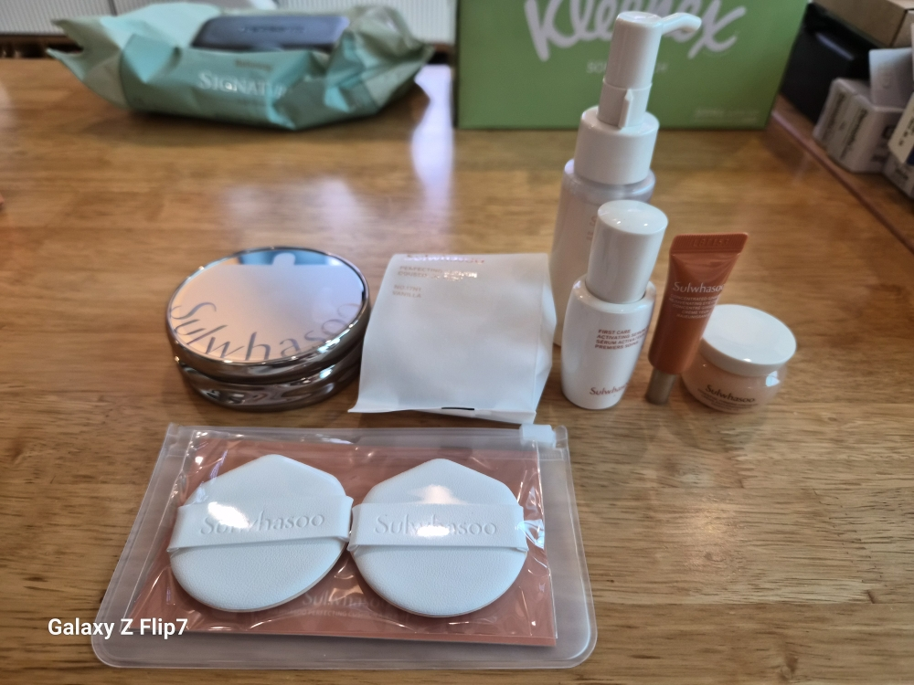 설화수 (Sulwhasoo) 퍼펙팅 쿠션 [SPF50+/PA+++] [17N1 바닐라] review image