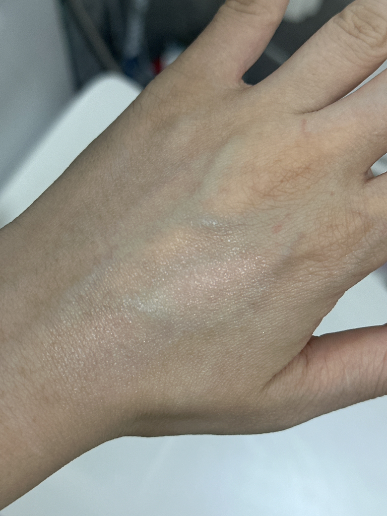 防晒霜 [SPF50+/PA++++] [激光UV]的真实用户使用照片