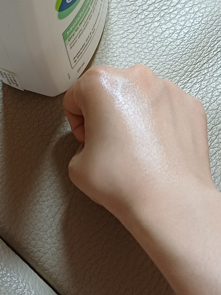 保湿乳液的真实用户使用照片