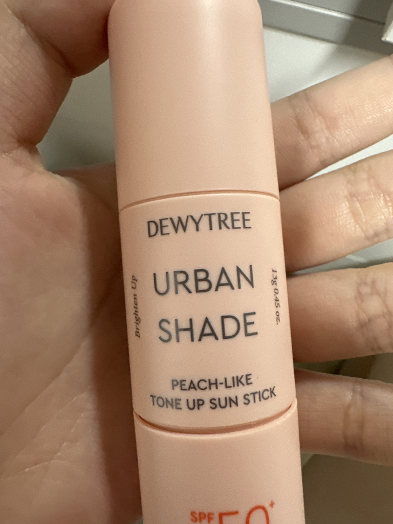 듀이트리 (DEWYTREE) 어반쉐이드 피치라이크 톤업 선스틱 [SPF50+/PA++++] review image
