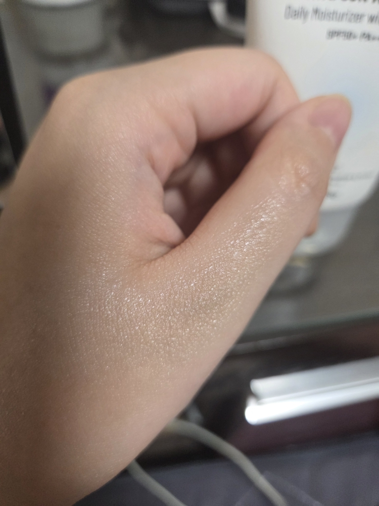 주미소 (JUMISO) 어썬 에어리핏 모이스쳐라이져 위드 선스크린 [SPF50+/PA++++] review image