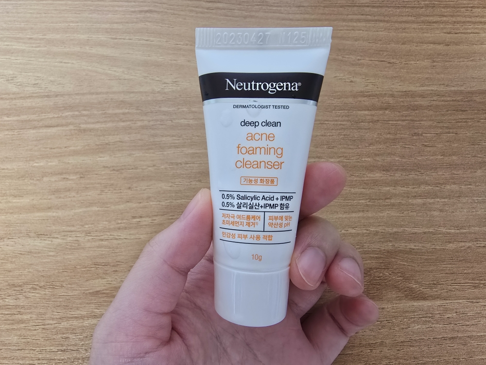 Neutrogena 深层清洁泡沫洁面乳 [痤疮] common.review image