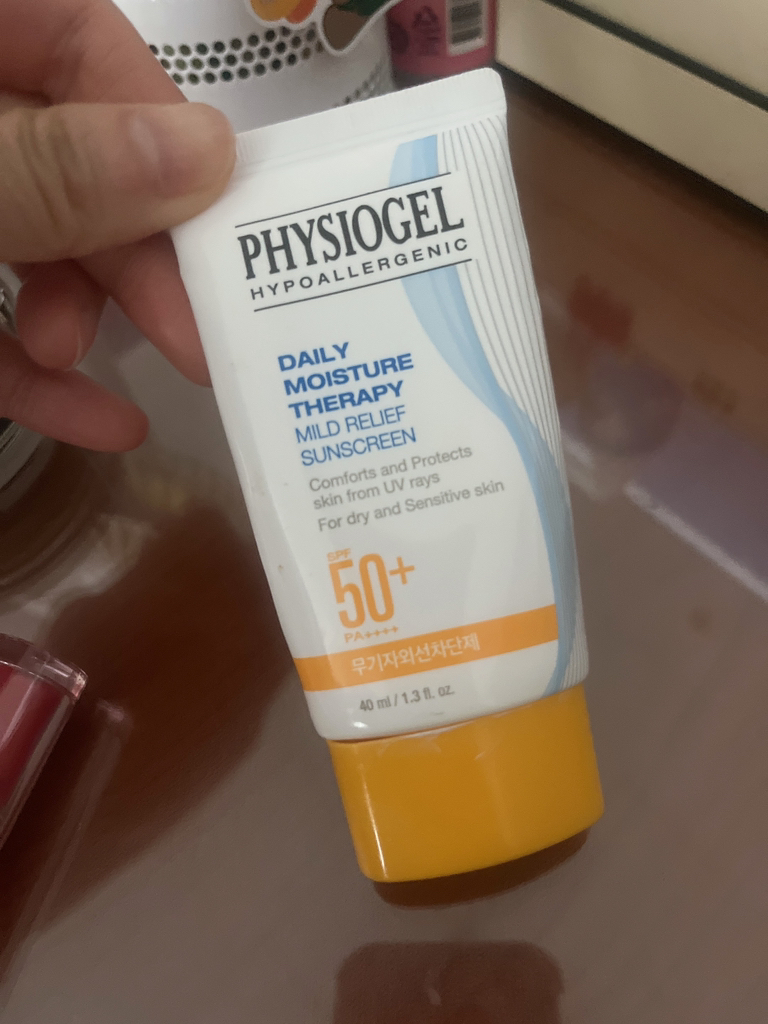 피지오겔 (PHYSIOGEL) DMT 마일드 릴리프 선크림 [SPF50+/PA++++] review image