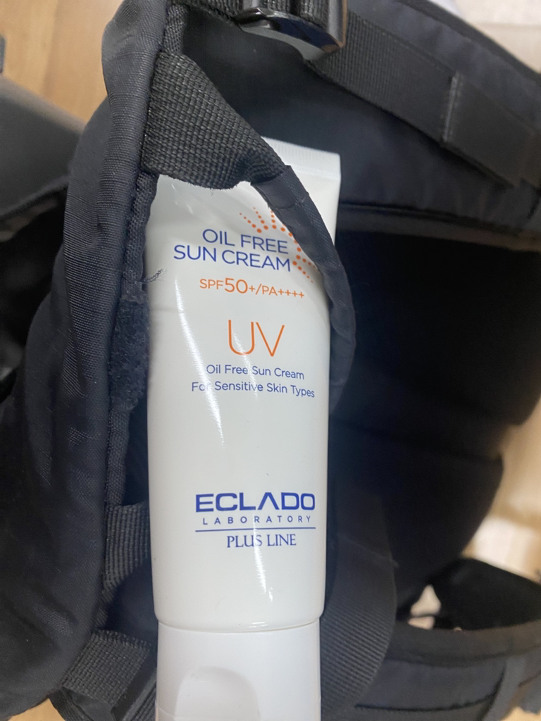 埃克拉杜 Uvee 无油防晒霜 [SPF50+/PA++++] common.review image