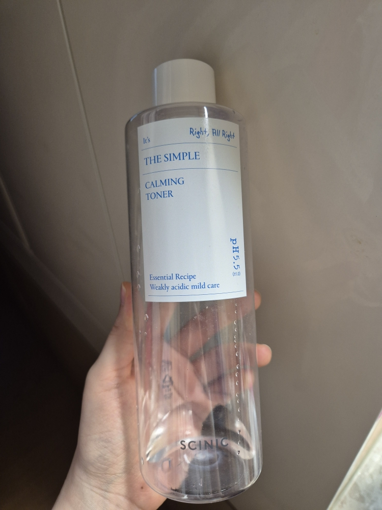 更简单的镇静化妆水的真实用户使用照片