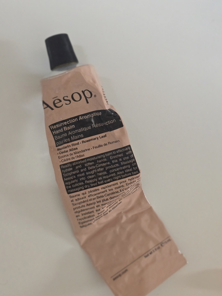 이솝 (Aesop) 레저렉션 아로마틱 핸드 밤 review image