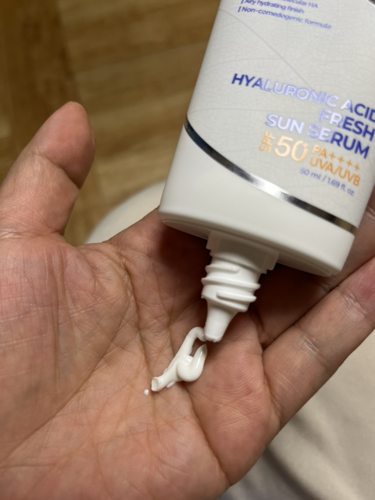 透明质酸清新防晒精华液 [SPF50+/PA++++]的真实用户使用照片