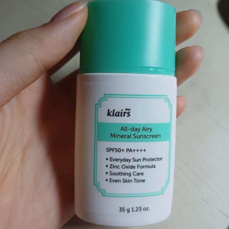 디어클레어스 (dearKlairs) 올 데이 에어리 무기자차 선크림 [SPF50+/PA++++] review image