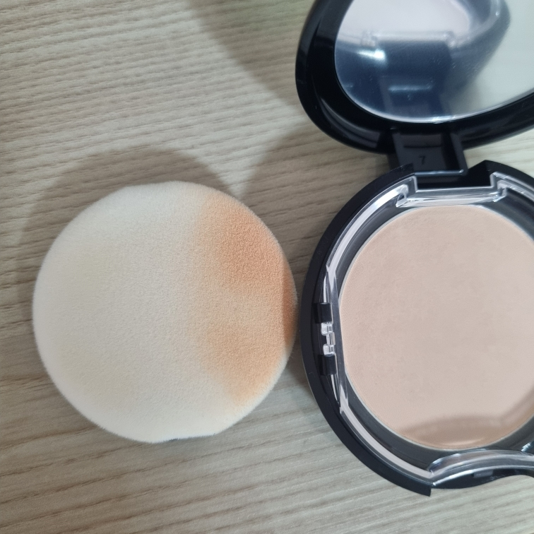 어바웃톤 (ABOUT_TONE.) 블러 파우더 팩트 [2.5 아이보리] review image
