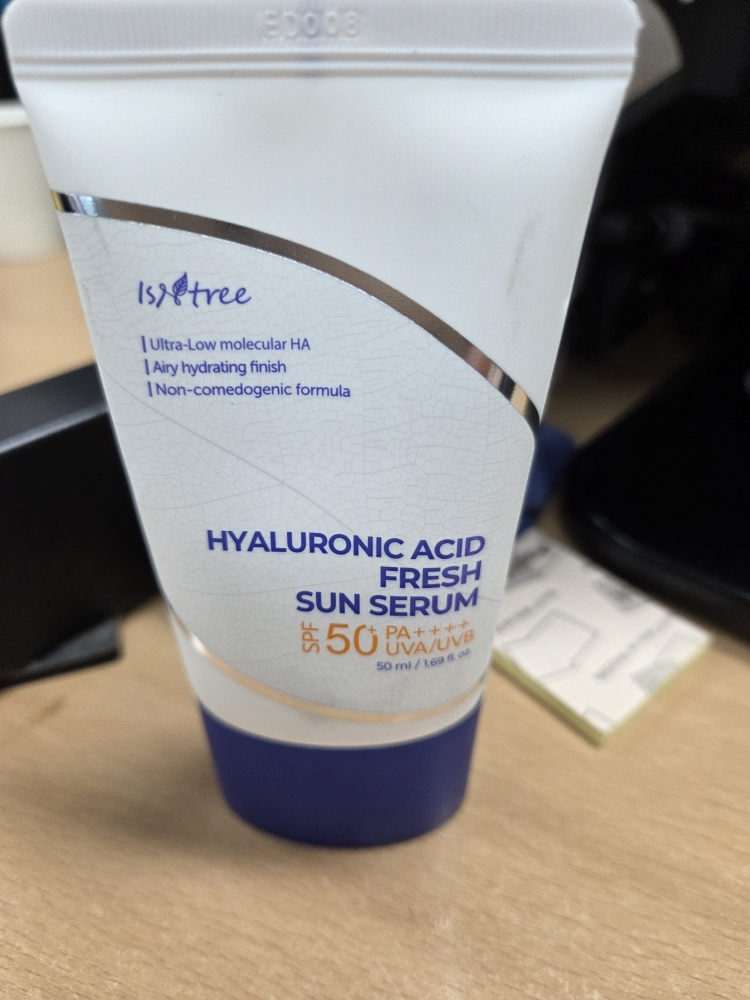 透明质酸清新防晒精华液 [SPF50+/PA++++]的真实用户使用照片