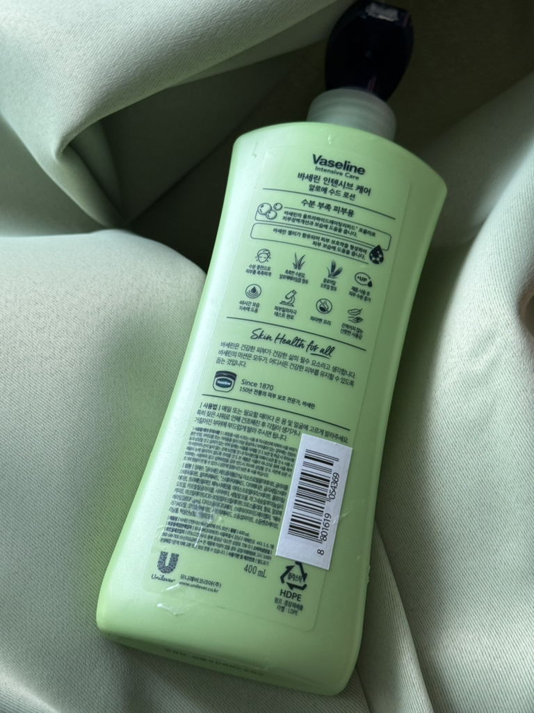 바세린 (Vaseline) 인텐시브 케어 드라이 스킨 리페어 바디로션 [알로에수드] review image